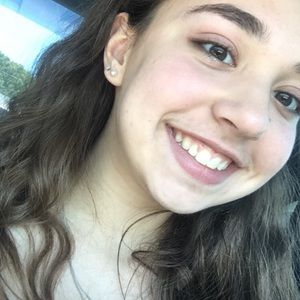 Meet your Posher, ! nicole